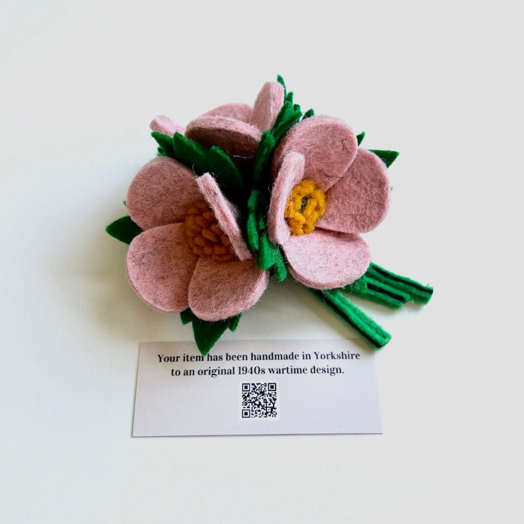 Pink wool felt corsage brooch - Image 6