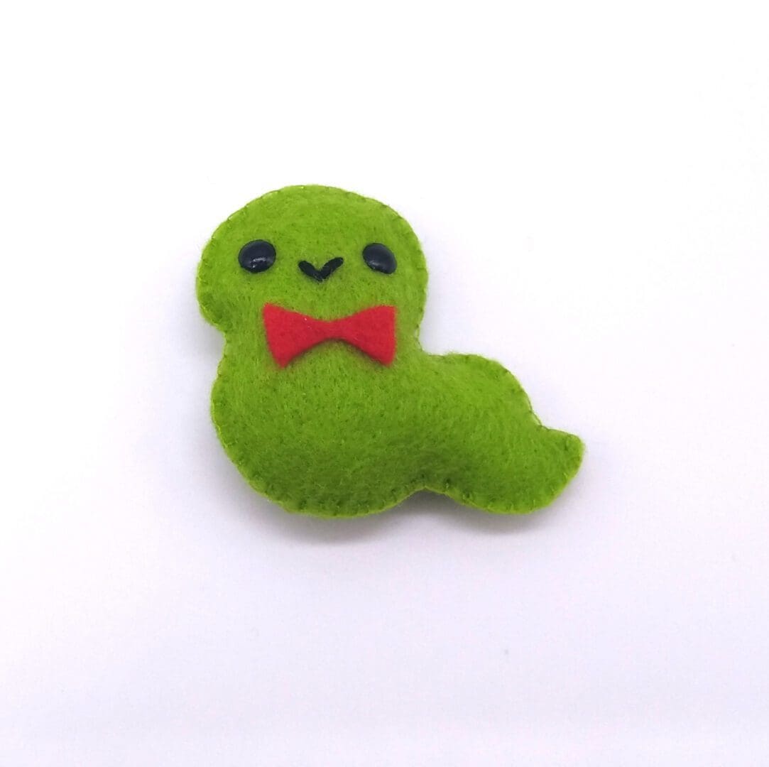 Felt bookworm magnet in a matchbox book lover gift - Image 7