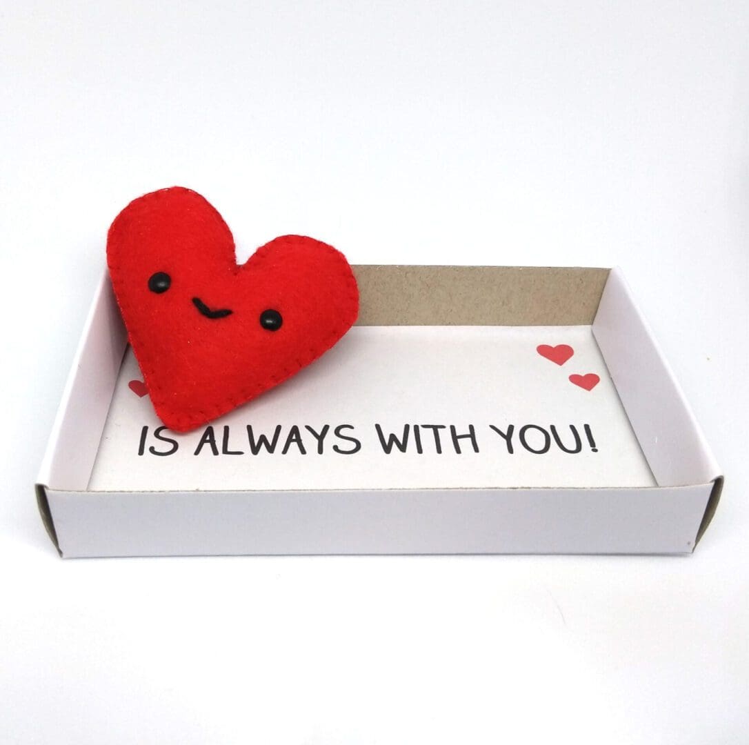 Felt heart magnet in a matchbox love gift - Image 3