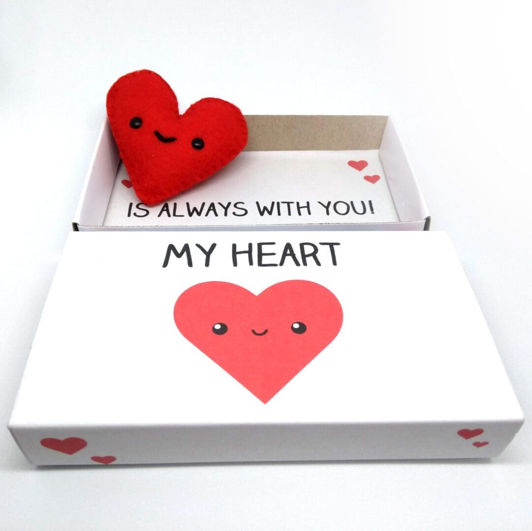 Felt heart magnet in a matchbox love gift - Image 4