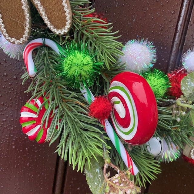 Gingerbread-christmas-front-door-wreath