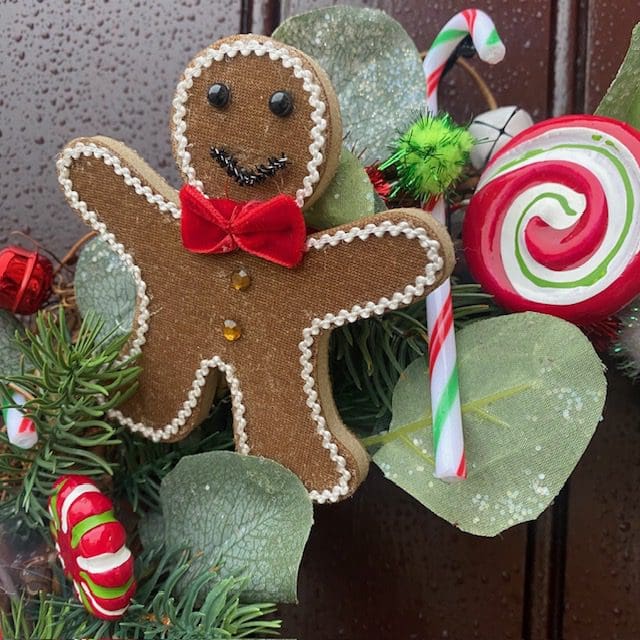 Gingerbread-christmas-front-door-wreath