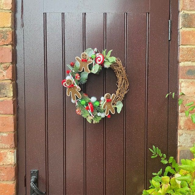 Gingerbread-christmas-front-door-wreath