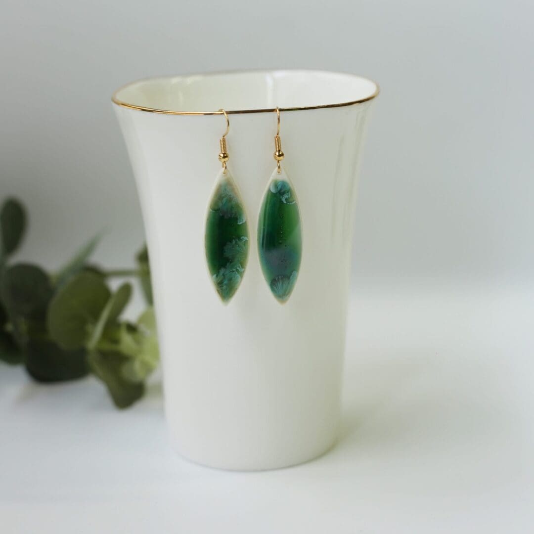 Handmade Porcelain earrings, emerald green, leaf shape - Image 3