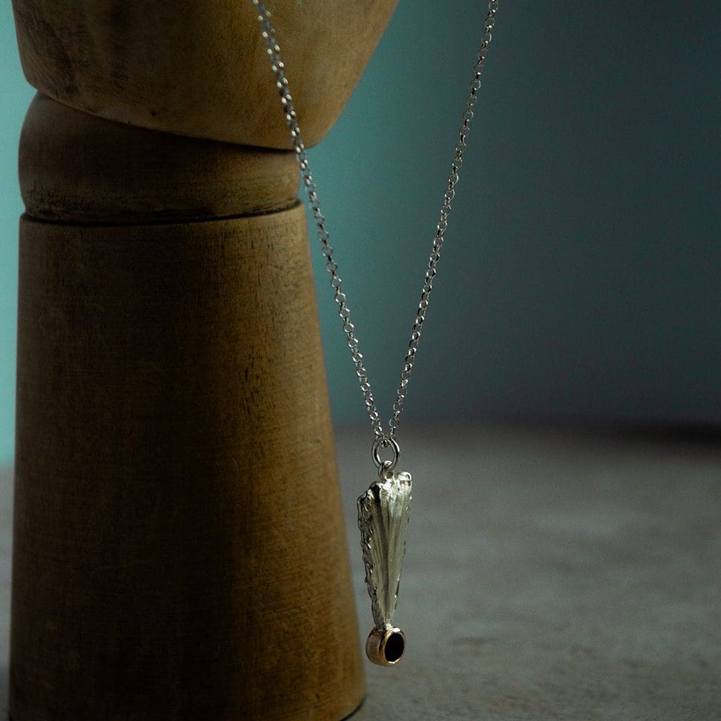 Sterling Silver and 9ct Gold with Garnet "Arrowhead" Heart Pendant Necklace. Limited Edition - Image 3