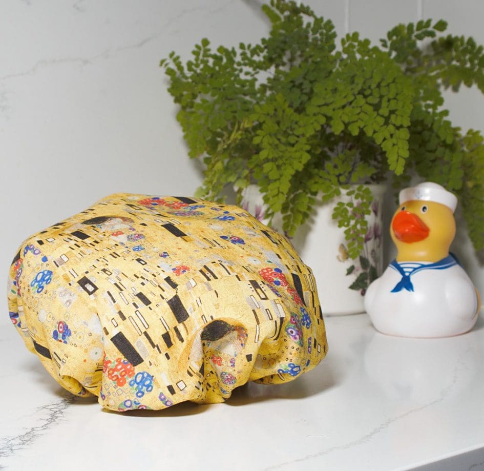 Gustav Klimt The Kiss Luxury Shower Cap - Image 2