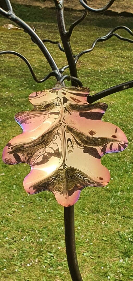 Bird feeder tree bird feeding stand with 7 Oak coloured stainless steel leaves. Memorial gift, iron & steel wedding anniversary, family tree - Image 6