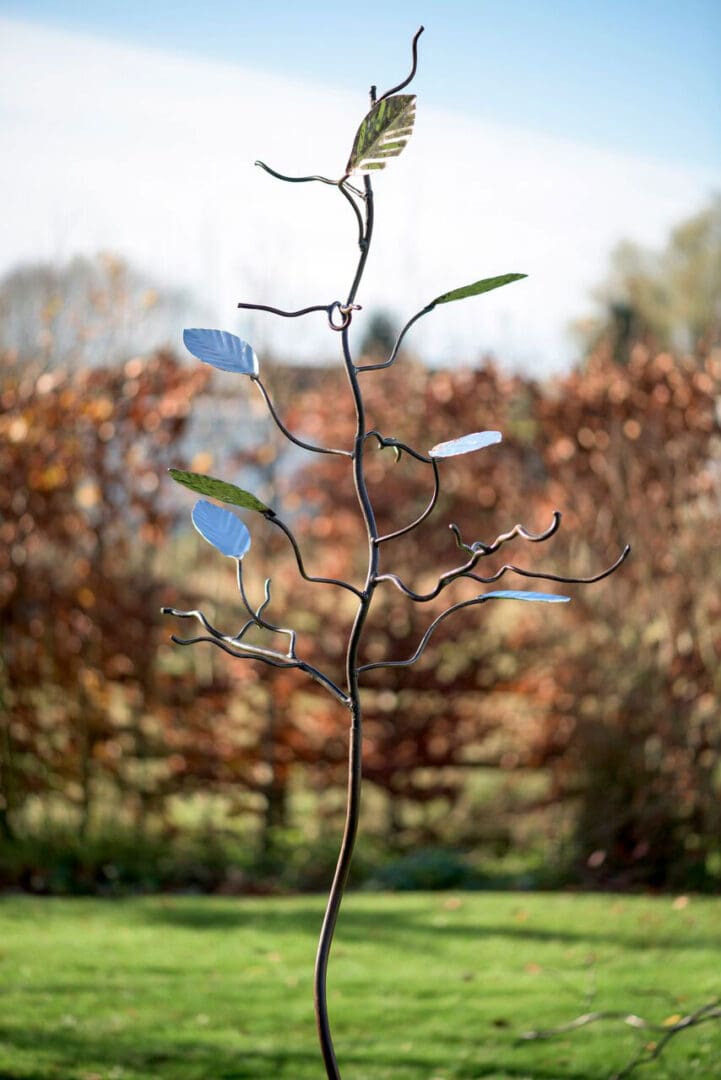 Oval leaf stainless steel bird feeder tree, bird feeding stand , unusual gift for gardeners and bird lovers, robust bird feeding station. - Image 7