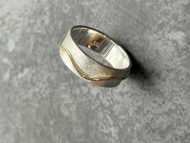 Gold Wave Ring - Image 2