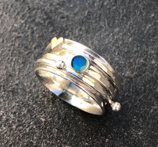 Gold Heart and Enamel Spinner Ring - Image 4