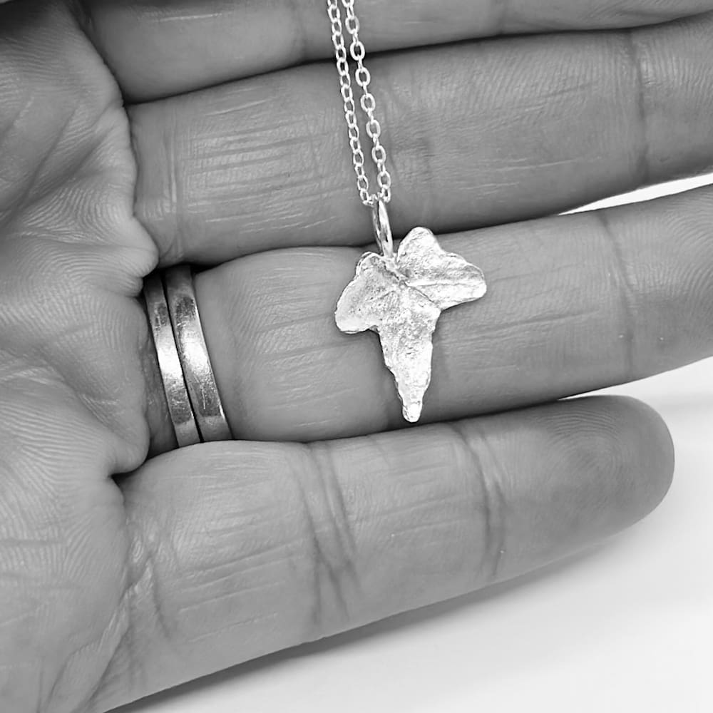 Silver Ivy Leaf Necklace - Image 4