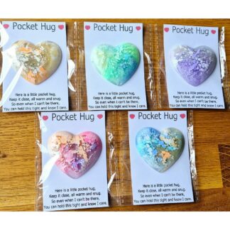 Pocket hug - hearts - resin