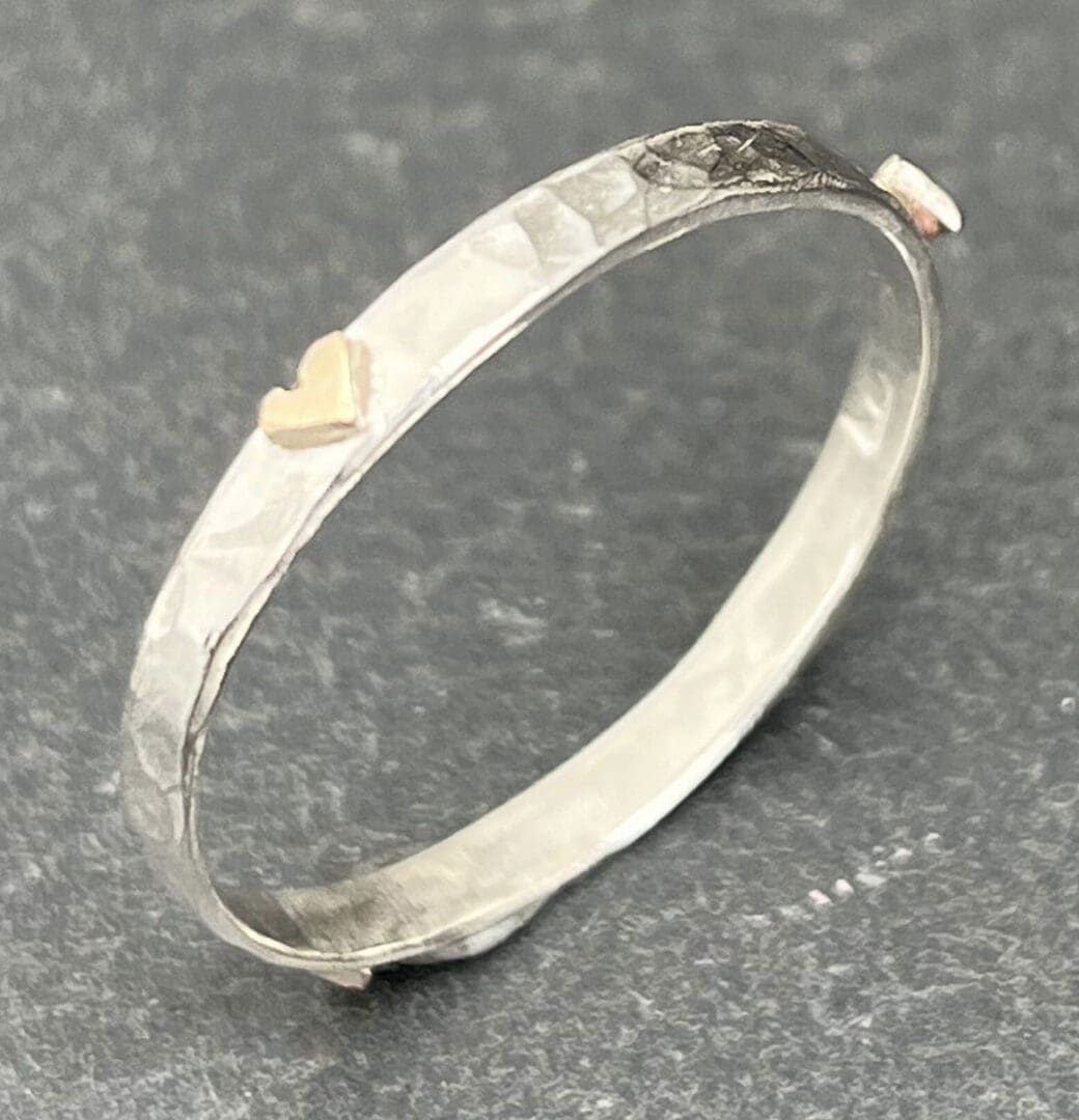 Gold Hearts Hammered Ring - Image 5