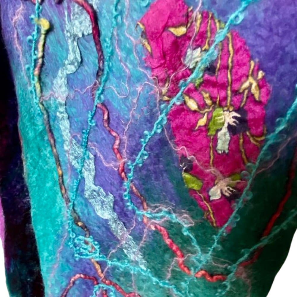 Long Cowl Scarf Handmade Wool and Viscose Felt with Silk and Yarns: Aurora 2023 - Image 5