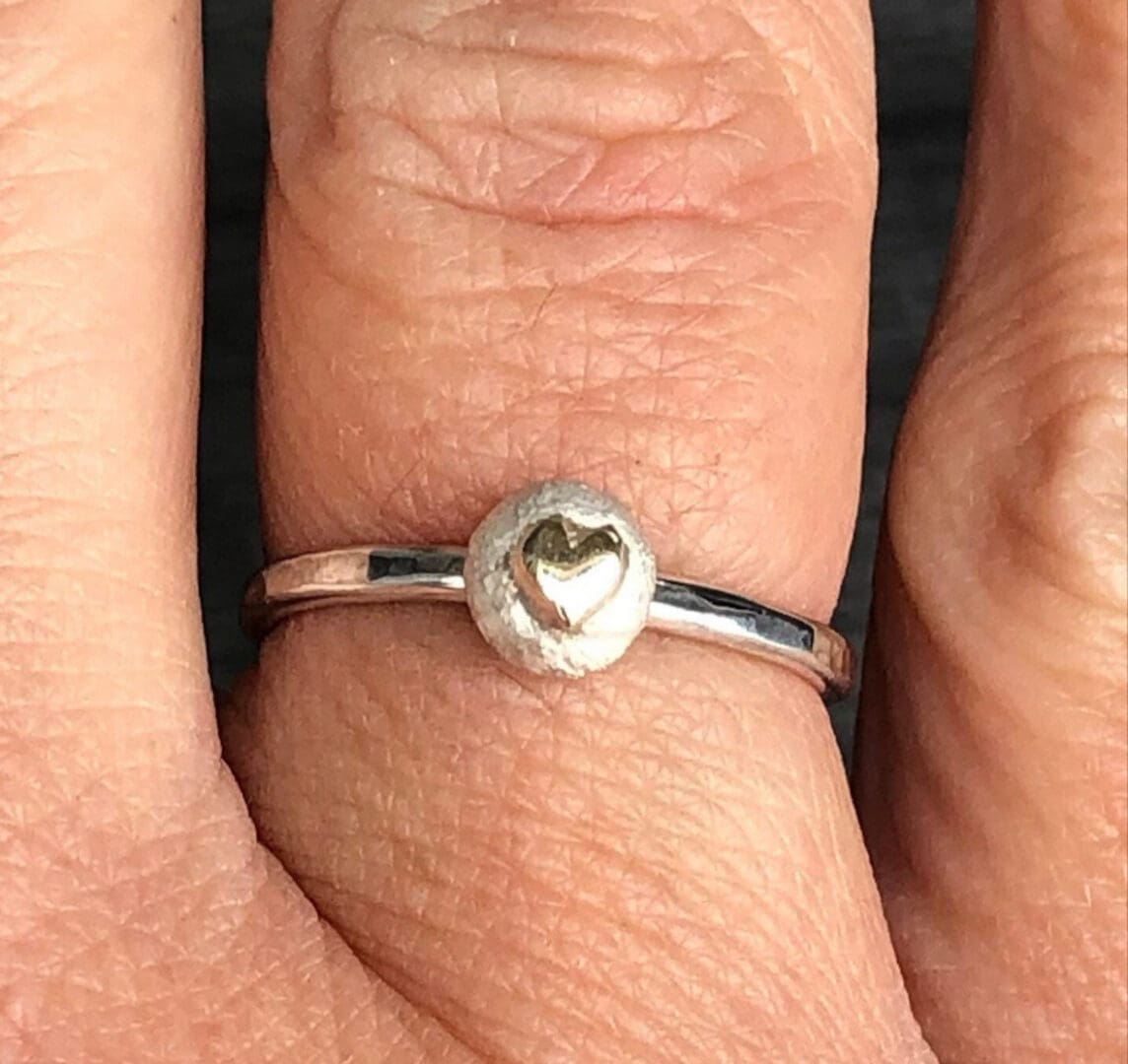 Gold Heart Pebble Ring - Image 5