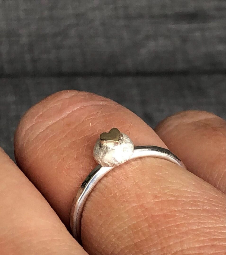 Gold Heart Pebble Ring - Image 6
