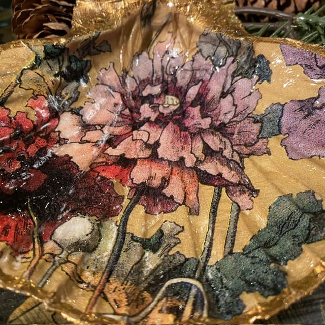 A pretty decoupaged handmade scallop shell - Image 4