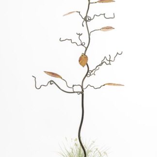 Oval leaf bird feeder tree bird feeding station with 7 patinated coloured stainless steel leaves