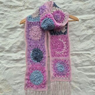 crochet sunburst scarf pinks blues
