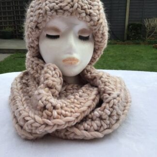 Crochet-Chunky-Hat-and-Scarf-Set