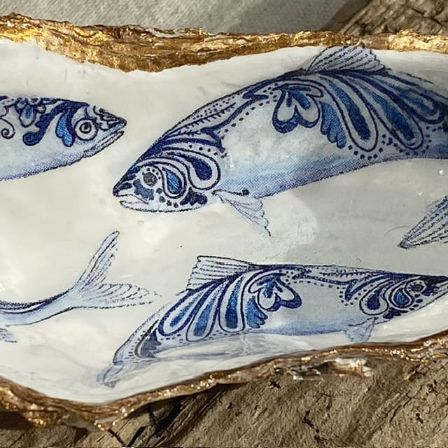 A handmade decoupaged oyster featuring lovely pretty blue fish. - Image 5