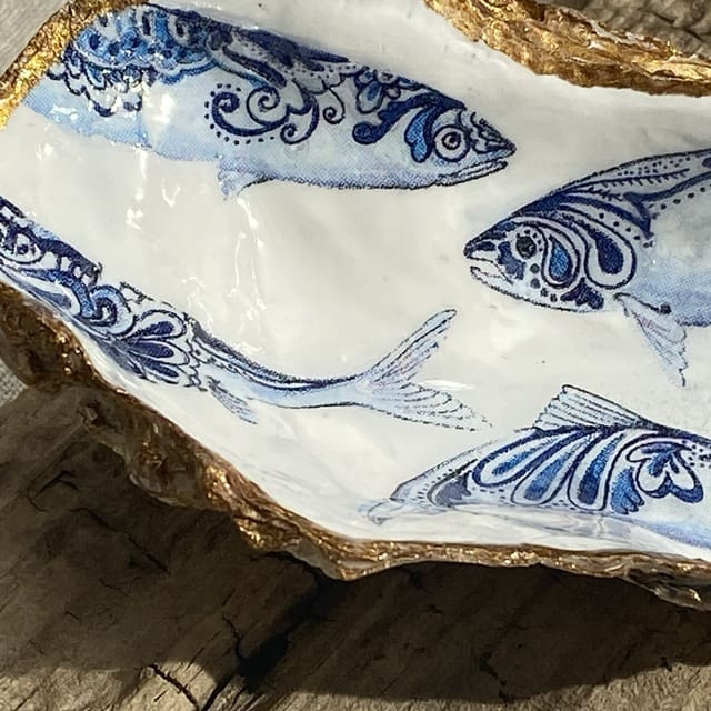 A handmade decoupaged oyster featuring lovely pretty blue fish. - Image 6