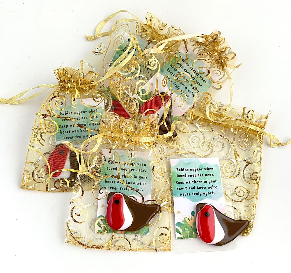 ‘Robins Appear’ Robin Pocket Hug - Image 5