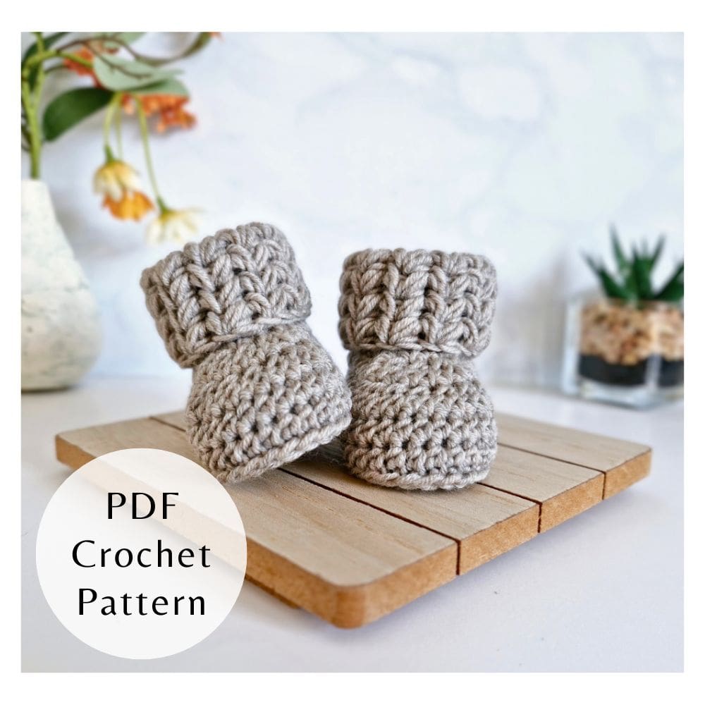 Digital crochet pattern for puff V stitch baby shoes, newborn to 6 months