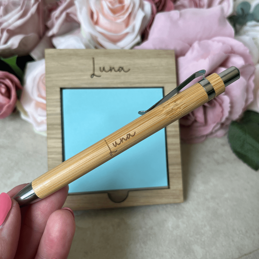 Oak wood sticky note holder and bamboo pen – personalised gift for school staff