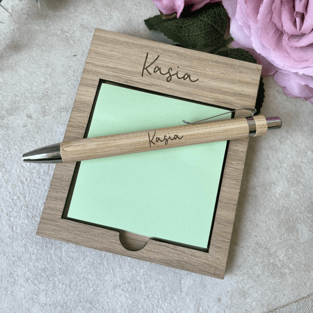Practical nursery or school staff gift – sticky note holder with engraved pen
