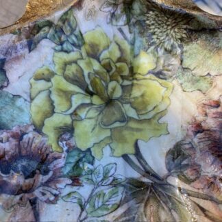 Large Handcrafted Scallop Shell with stunning dahlia design