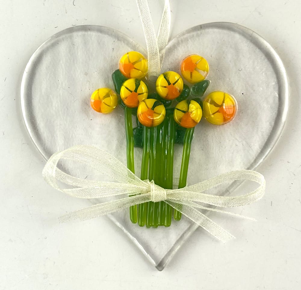 Tied Flower Posy Fused Glass Heart (Roses, Violets, Lavender or Daffodils) - Image 6