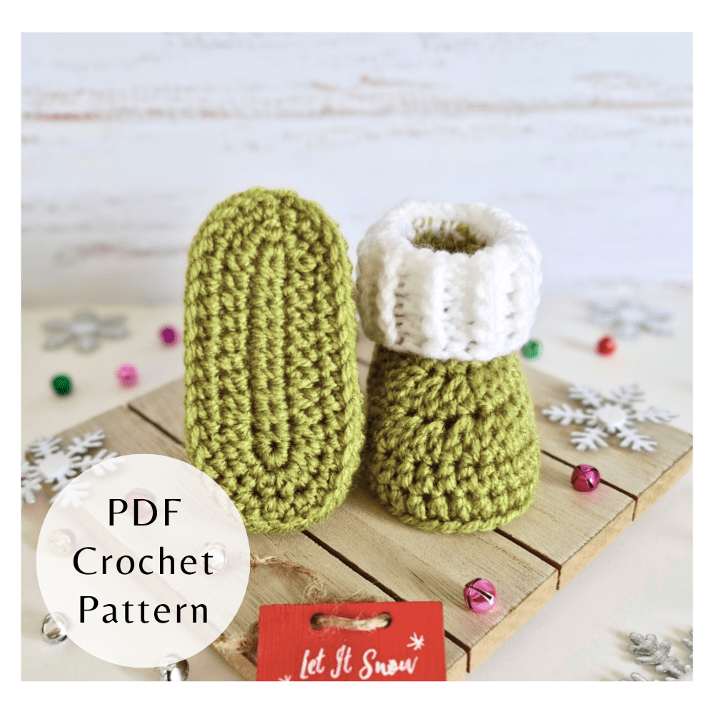 Christmas mistletoe and white crochet baby booties pattern