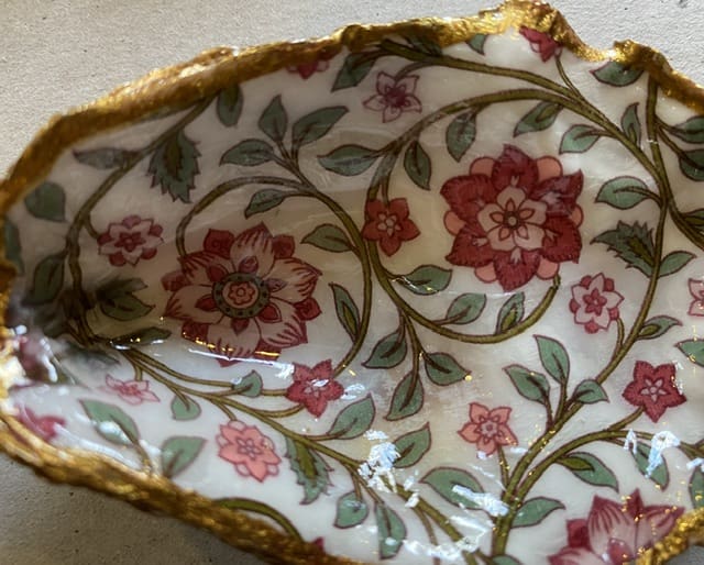 Handcrafted Decoupaged Oyster Shell - Image 4