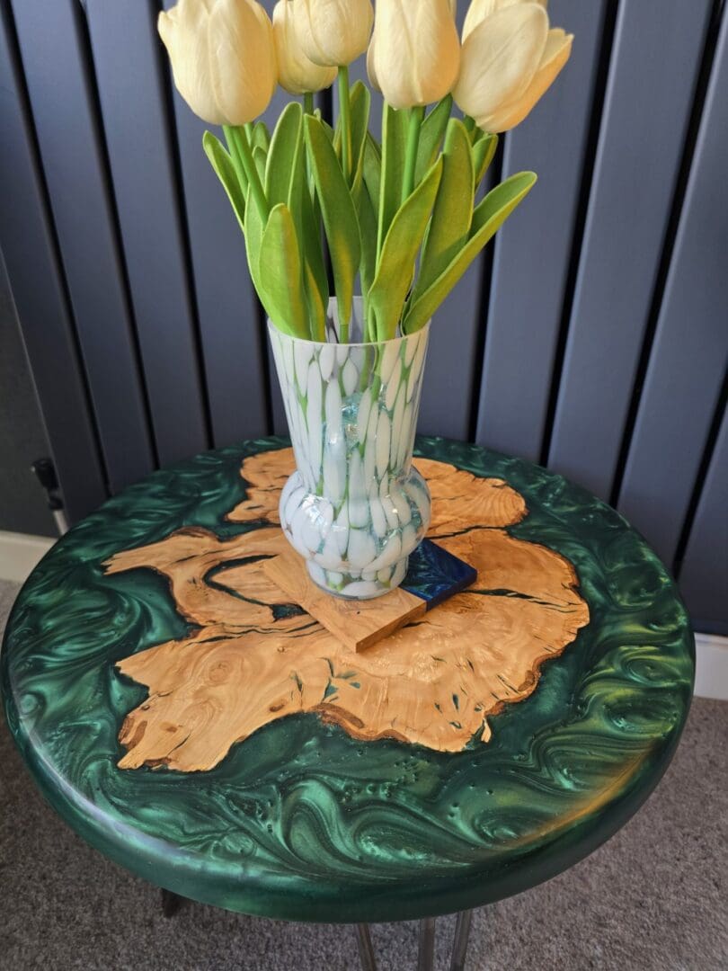 Olive Wood & Emerald Resin Side Table with Hairpin Legs - Image 6
