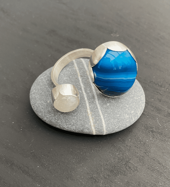 Blue Onyx and Moonstone Split Ring - Image 5
