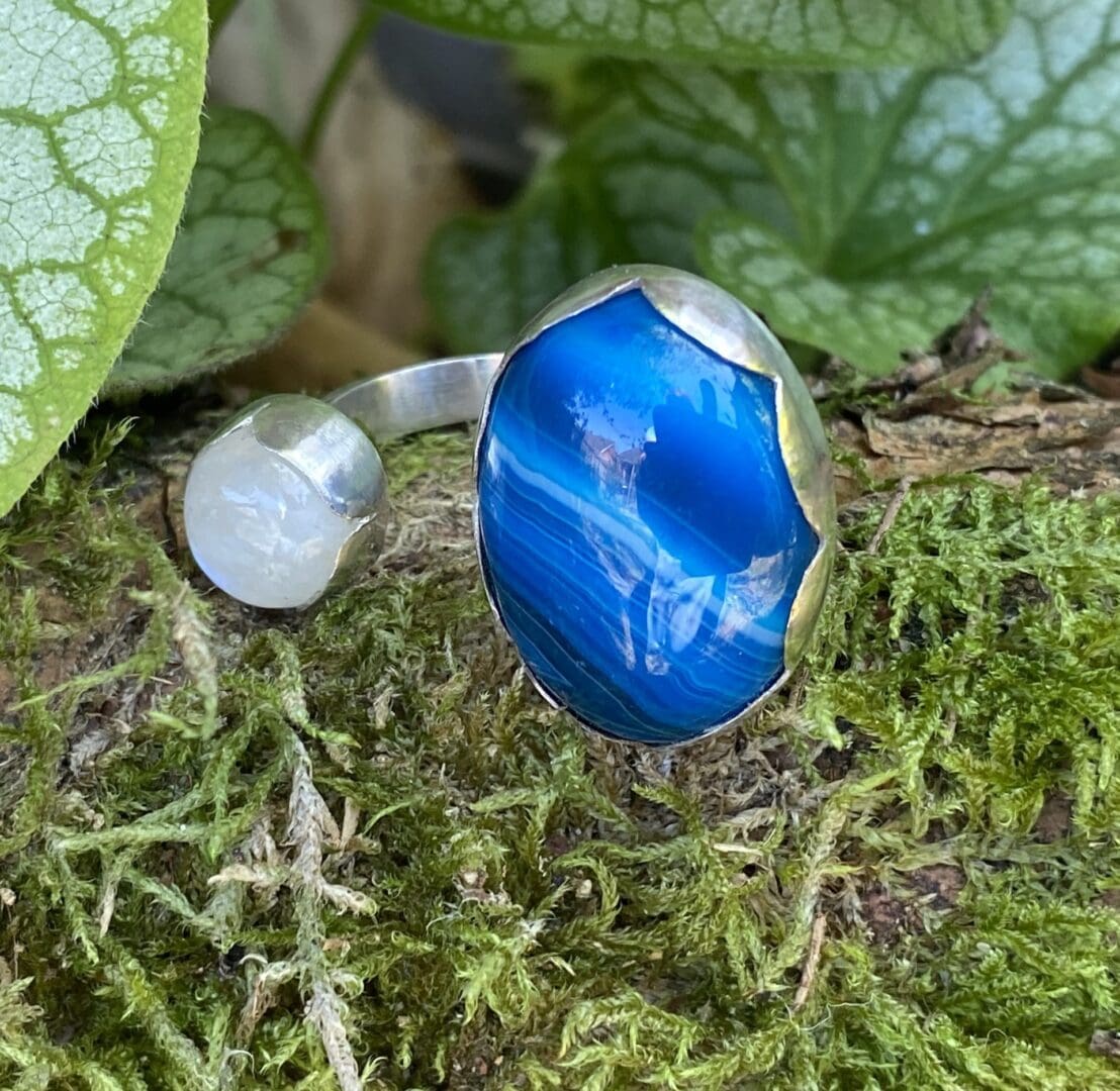 Blue Onyx and Moonstone Split Ring - Image 4