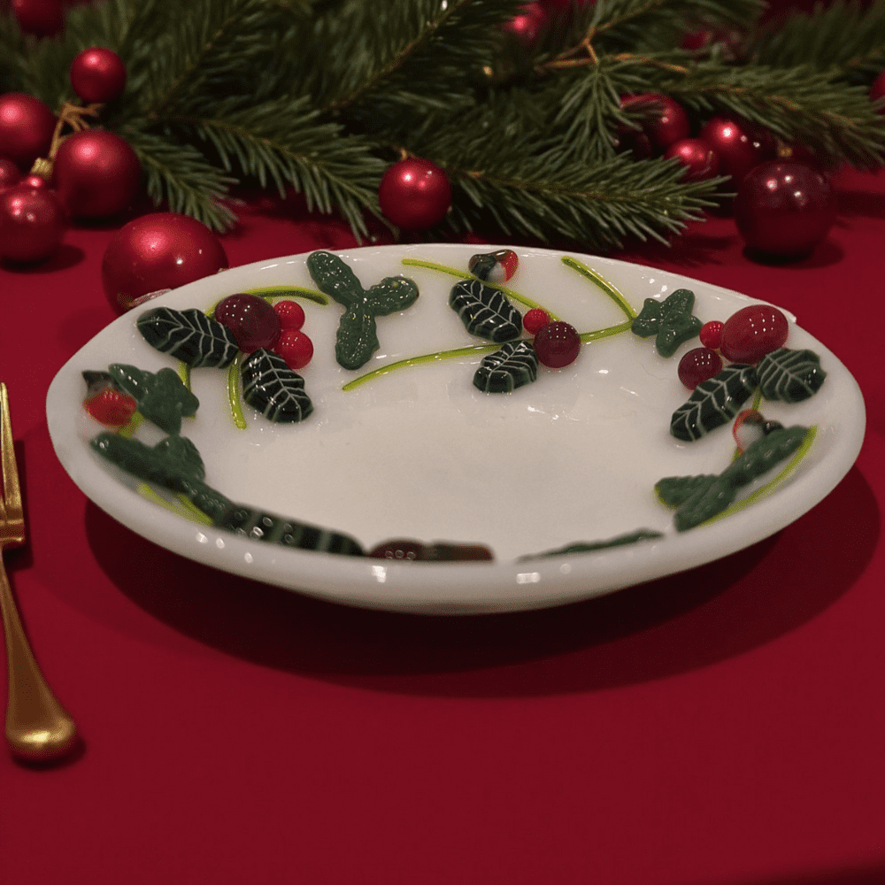 Handmade Fused Glass Holly Ivy Bowl with Robins Christmas - Image 4