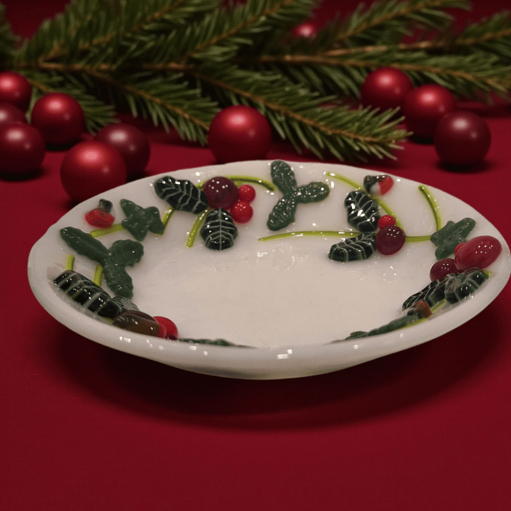Handmade Fused Glass Holly Ivy Bowl with Robins Christmas - Image 3