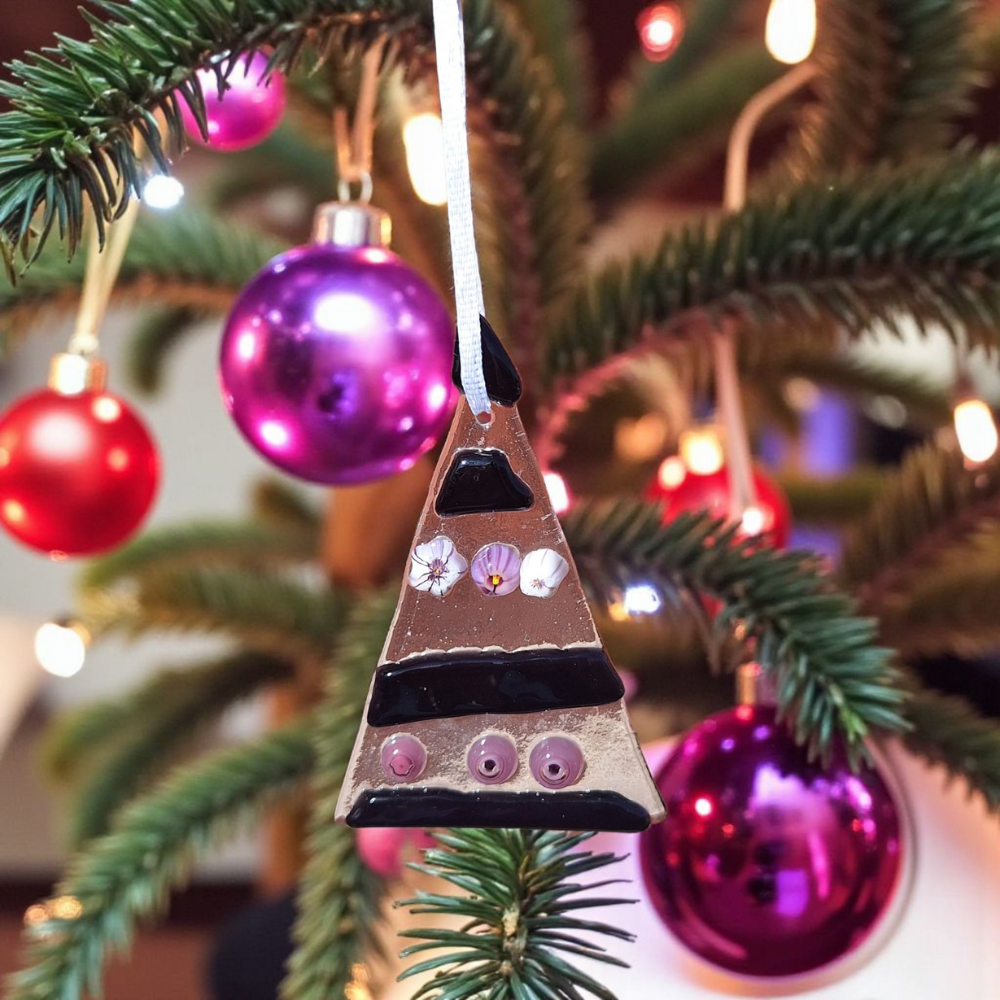 Handmade fused glass Christmas tree ornament with ribbon - Image 8