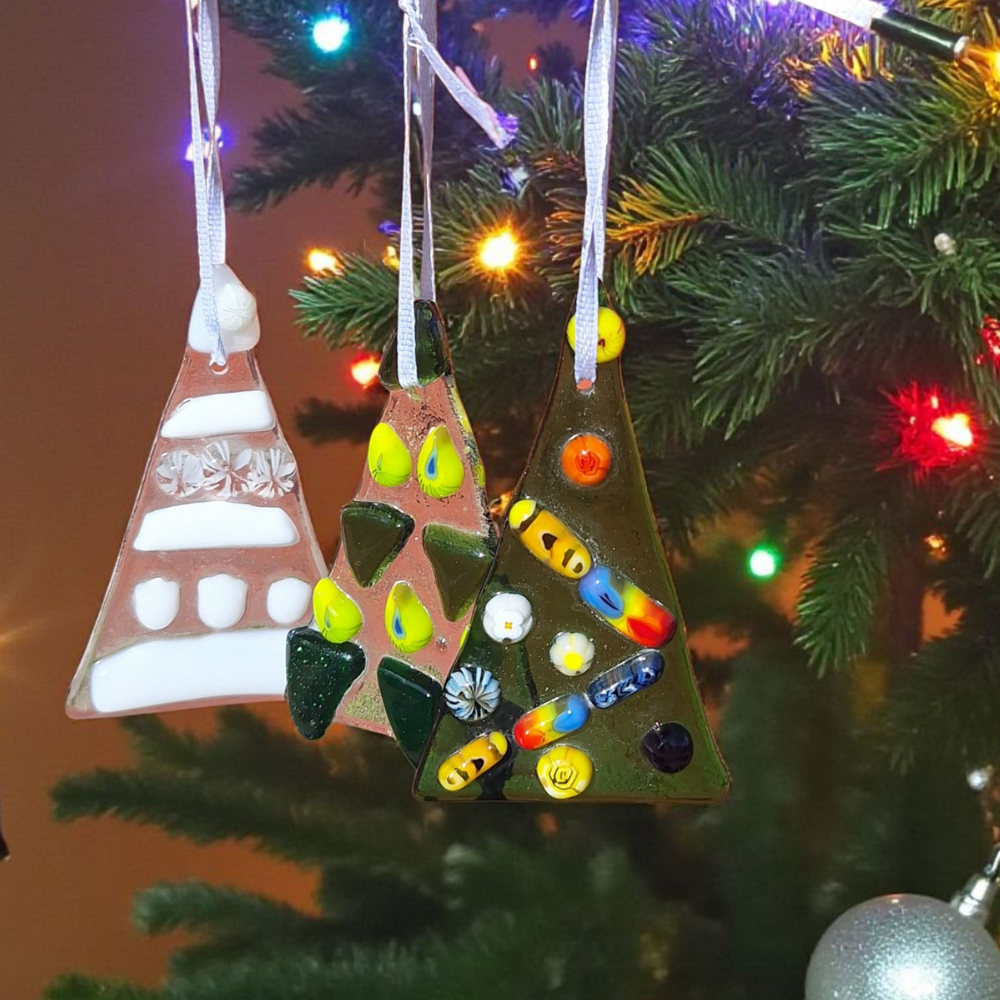 Handmade fused glass Christmas tree ornament with ribbon - Image 7