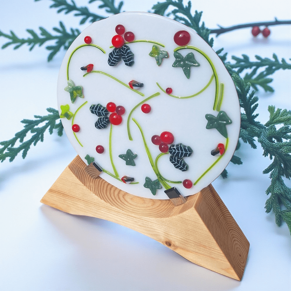 Fused Glass Holly Ivy Christmas Decoration with Robins - Image 6