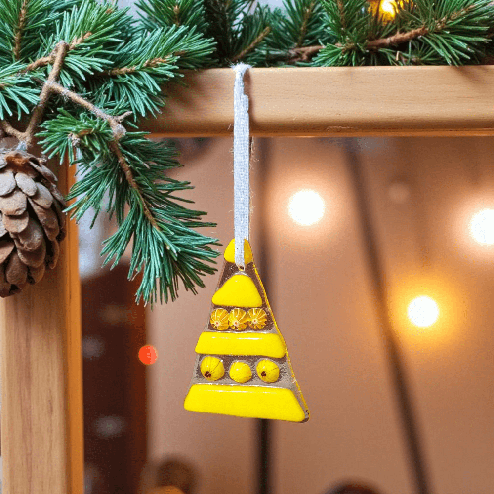 Handmade fused glass Christmas tree ornament with ribbon - Image 6