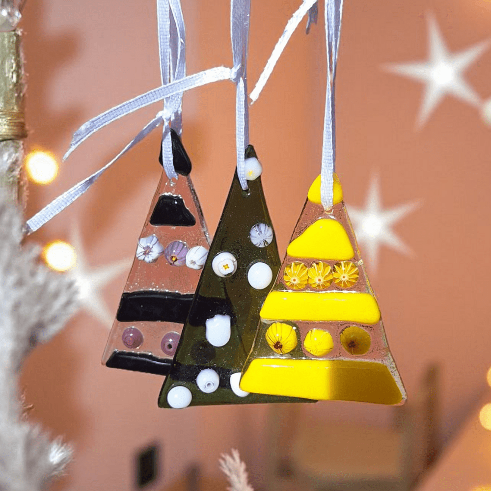 Handmade fused glass Christmas tree ornament with ribbon - Image 5