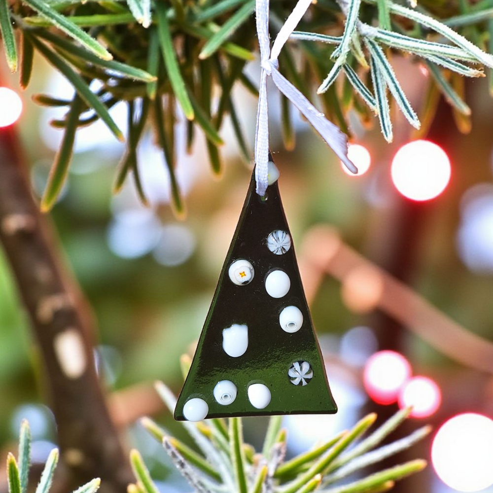 Handmade fused glass Christmas tree ornament with ribbon - Image 2