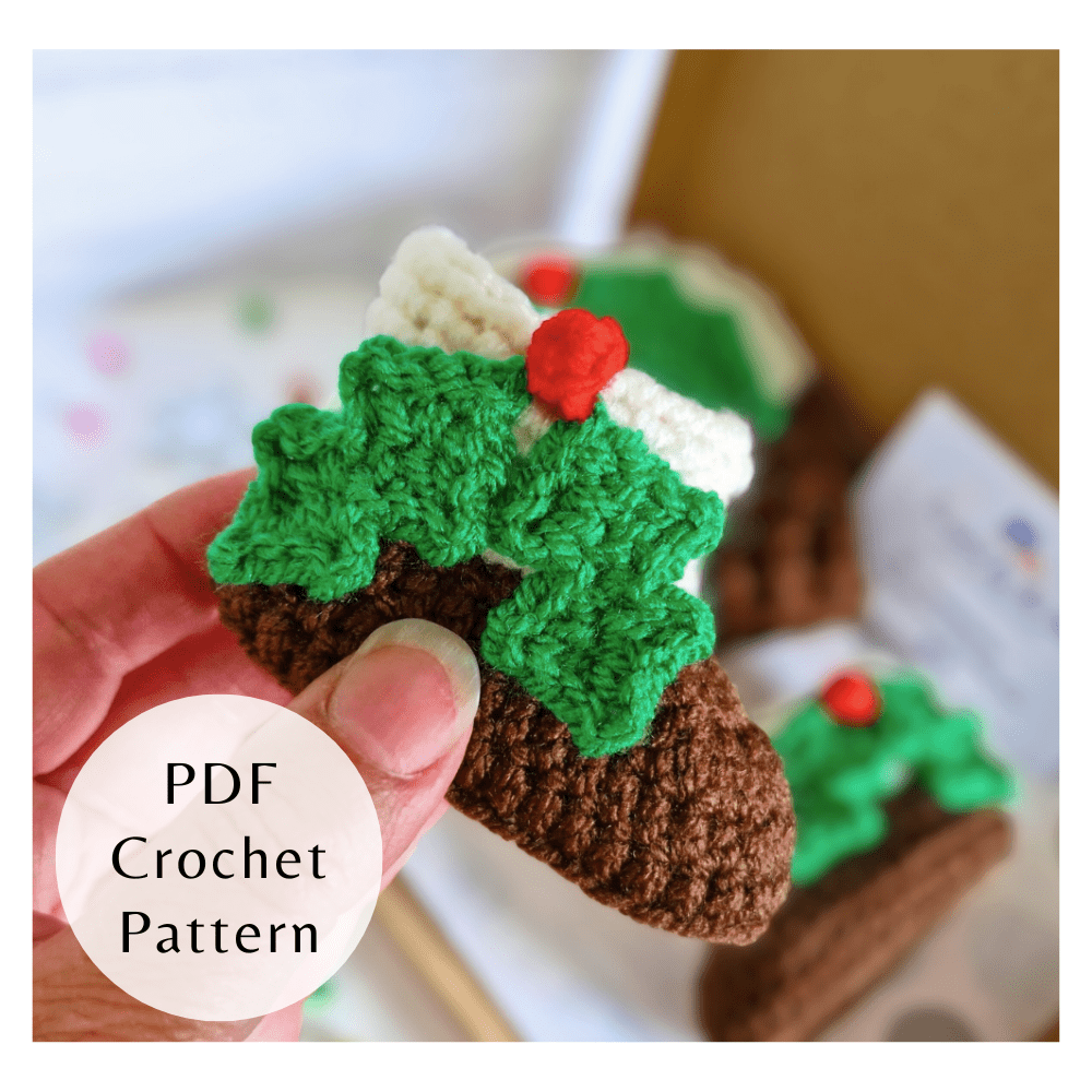 crochet pattern for Christmas pudding baby booties
