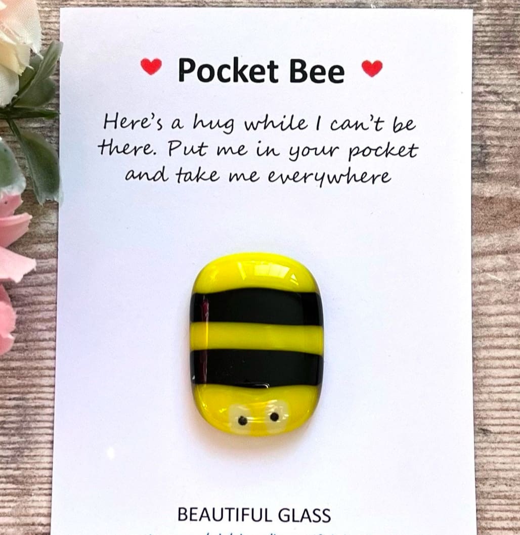 Bee Gift Pocket Hug - Fused Glass Greetings Card - Choice of message - Image 4