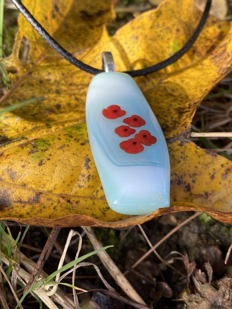 Pretty Poppy Pendant - Image 2