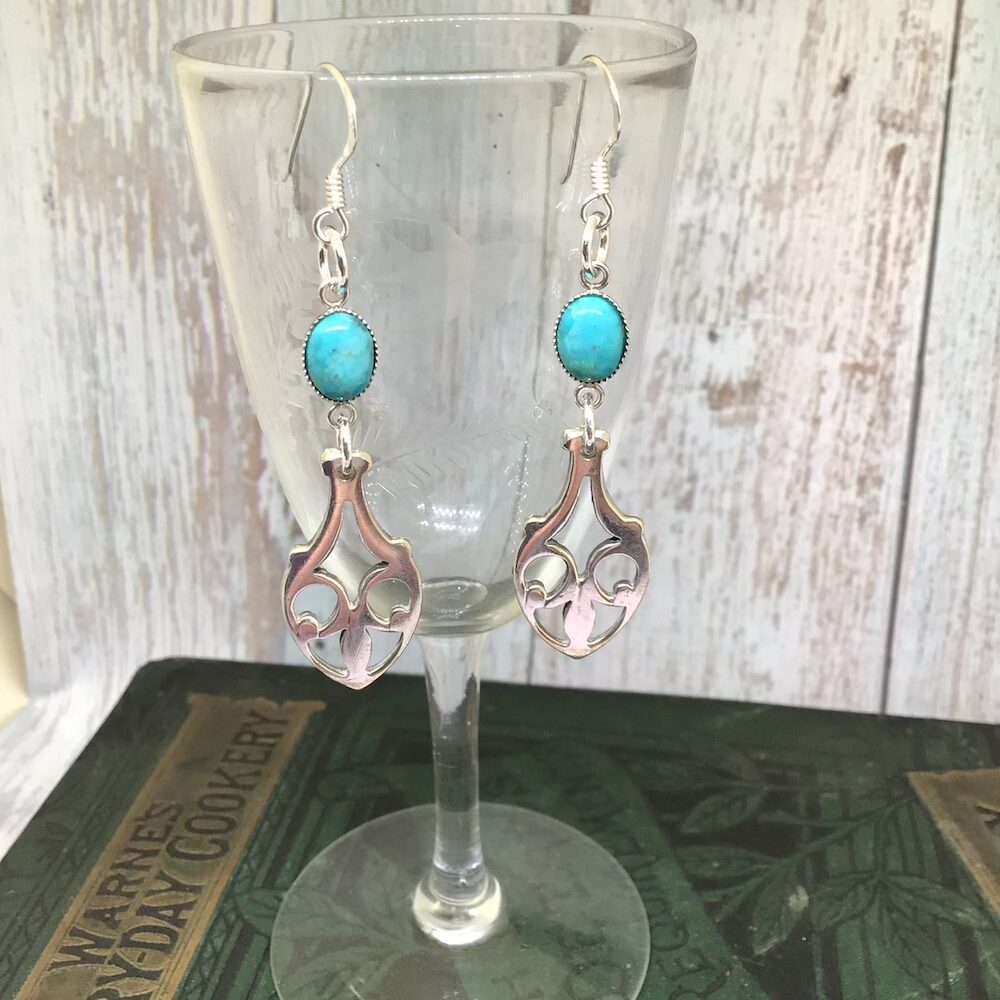 Fleur de Lys Turquoise earrings - Image 2