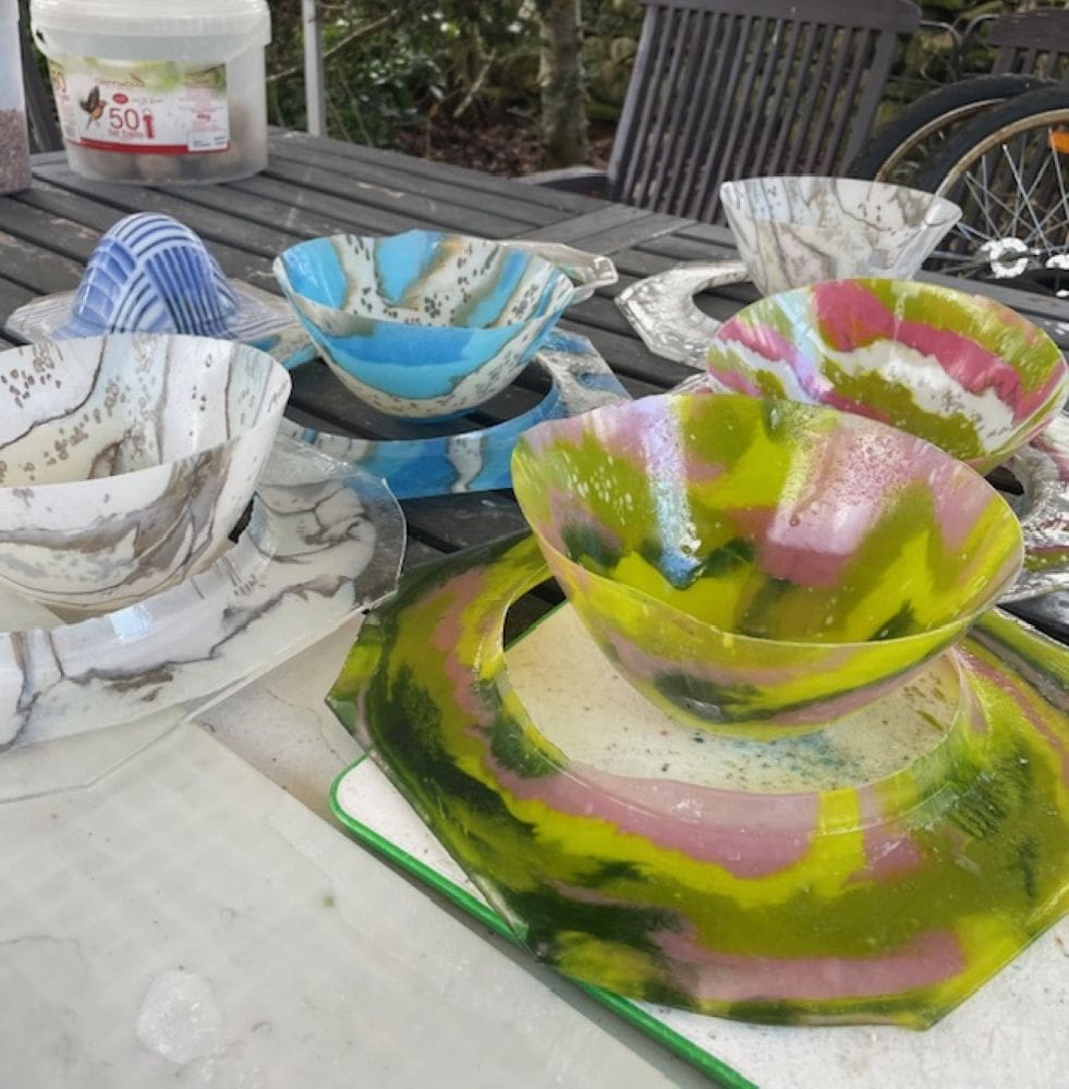 Pink and green glass bowl 20cm - Image 6